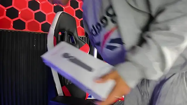 David Banks  online show from April 7, 12:38 pm