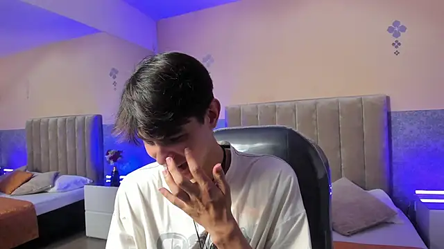 Derek Sinn online show from March 13, 8:04 pm