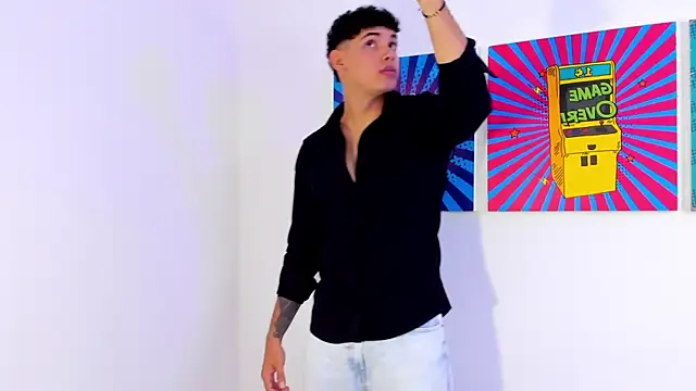 justin payn14 online show from February 18, 7:33 pm