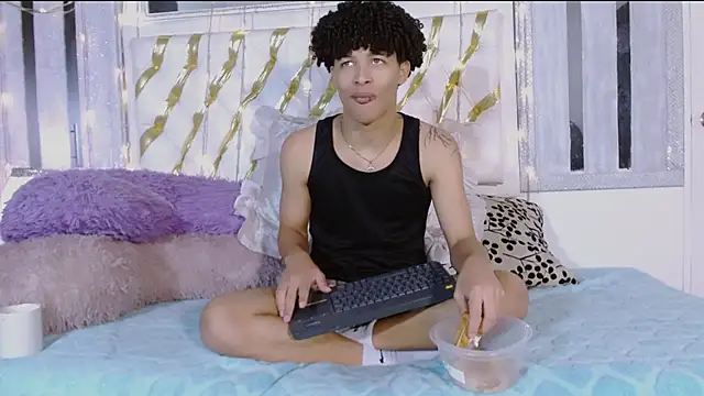 ian smith  online show from March 9, 12:10 pm