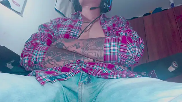 theskateboy online show from April 1, 8:05 am