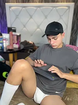 Samu Hott online show from February 12, 8:37 pm