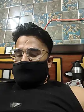 MrCurioX online show from May 3, 5:48 pm