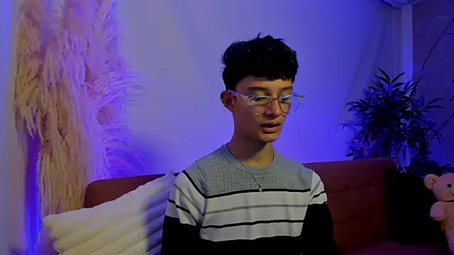 Patrick Howland  online show from March 6, 3:58 am