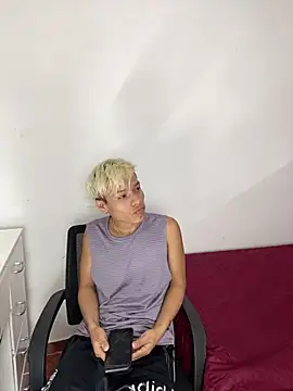 MaxyRyan online show from March 9, 12:21 pm