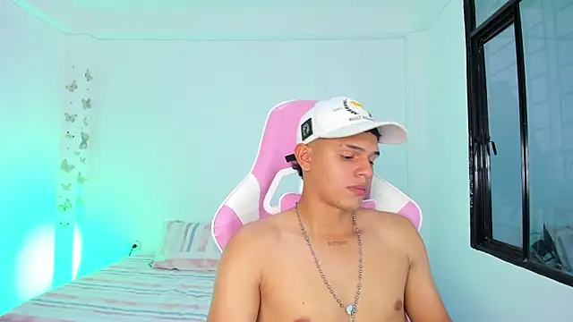 Adrian Prime  online show from February 4, 6:36 pm