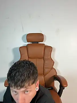 ARON LUXX online show from March 22, 4:34 pm