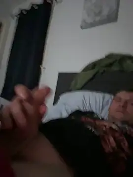 youngandhung2002 online show from February 11, 1:32 am