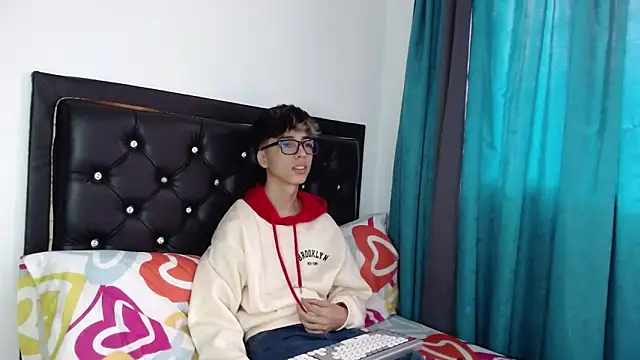 gabriel x18 online show from March 6, 9:56 pm