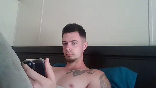 midnightsinz online show from May 4, 4:42 pm