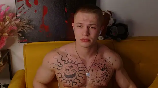 SterlingNoir online show from April 5, 8:38 pm