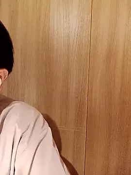 shizuku-kun211 online show from February 15, 7:00 pm