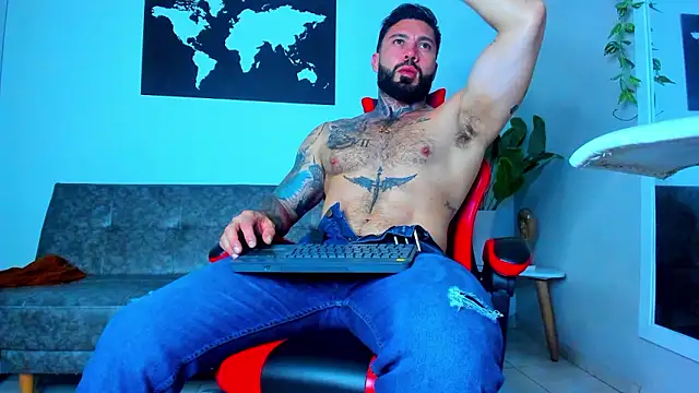 Alessrose online show from February 16, 7:45 pm