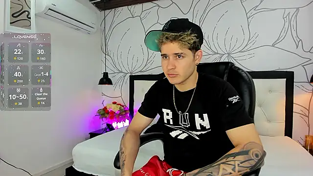 rayan linxx online show from March 28, 8:20 pm