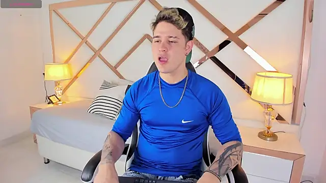 rayan linxx online show from February 17, 7:35 pm