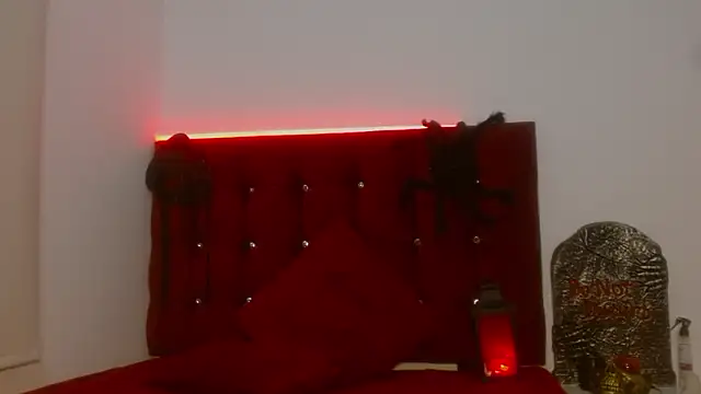 SkinnyDevil12 online show from March 2, 4:12 am