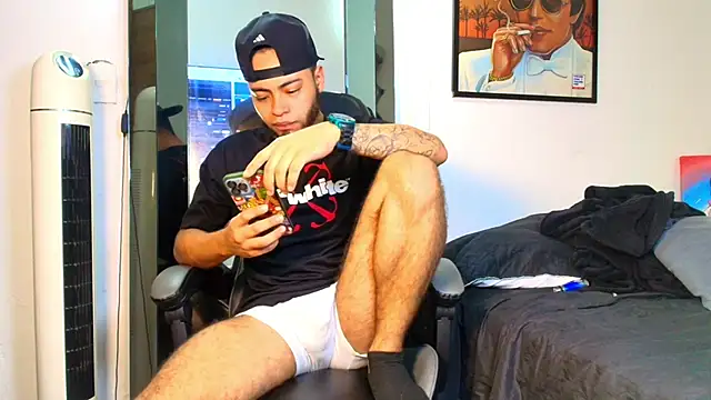 Xanderstone00 online show from February 23, 7:32 am