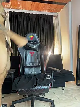 Benjii Carter1 online show from April 6, 4:46 am