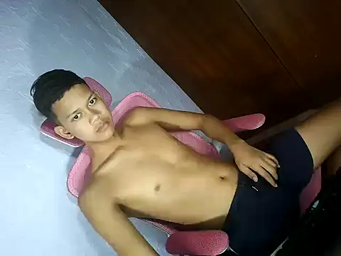 UrAsian Turjak online show from March 11, 6:53 am