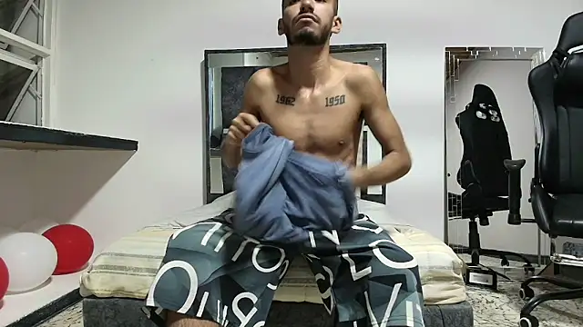 Noah-JONES online show from February 18, 3:48 am