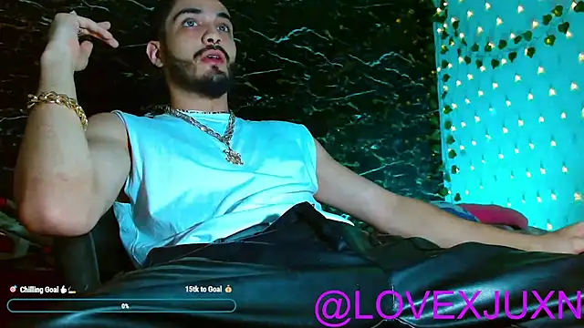 LovexJuxn8 online show from June 2, 8:32 pm