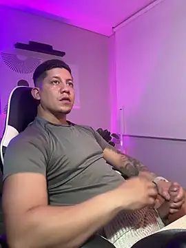  robertobaggioo online show from April 9, 6:19 am