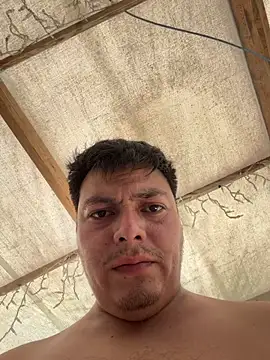 raul420009 online show from April 29, 7:20 pm