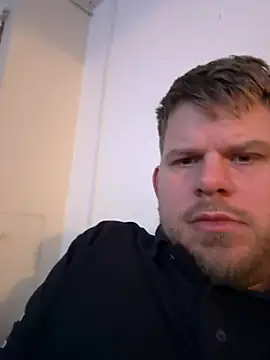 bigRobbie2026 online show from February 17, 10:19 pm