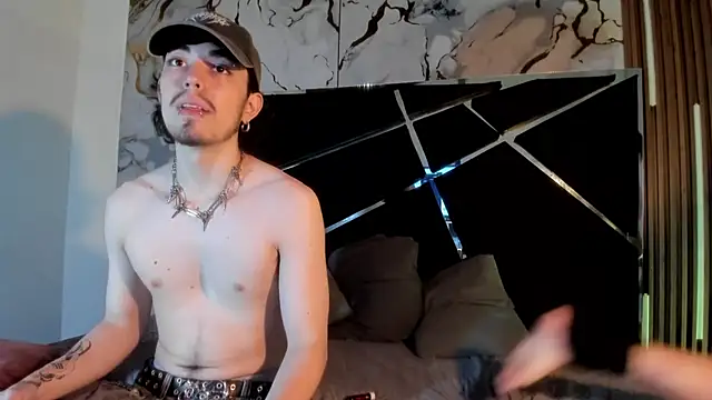 Couple In Heat online show from February 18, 7:11 pm