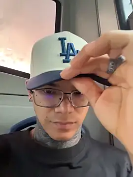 Maxtor  online show from February 19, 10:39 pm