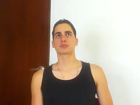 ryanlevi1 online show from May 21, 7:29 pm