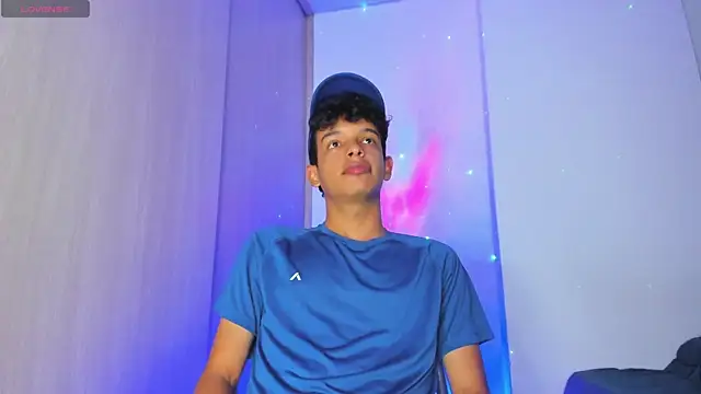 Maxfrost1 online show from April 18, 2:02 am