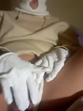 crasstail1 online show from February 22, 6:31 pm