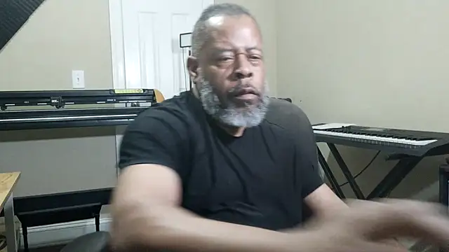 Cleozevo1961 online show from March 21, 4:16 am