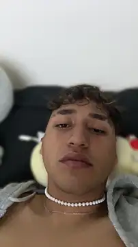 Alejandroml2 online show from April 8, 7:52 am