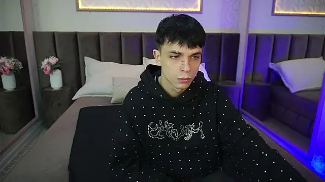 ClarkBev online show from March 18, 5:54 am