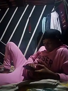 zeus23cm1 online show from February 24, 12:50 pm