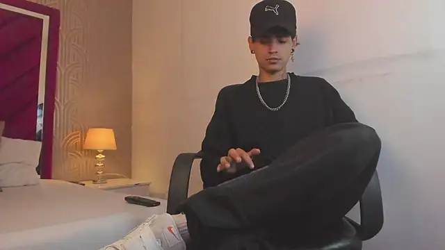 Dominic Foxx online show from February 24, 1:23 pm