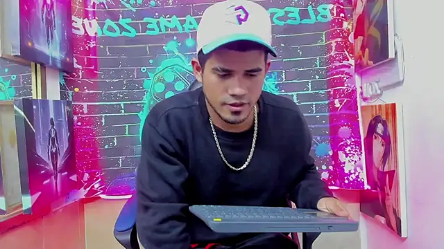 Latins on fire online show from April 23, 8:55 pm