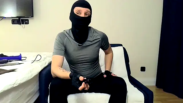 RyanRubber online show from April 13, 8:31 pm