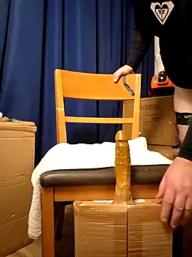 sissy2727 online show from April 3, 4:31 am