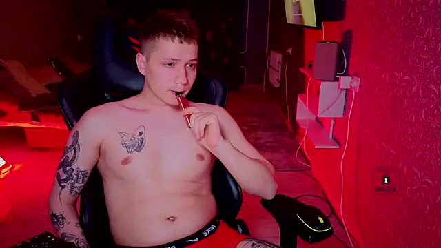 Karl Night  online show from April 4, 10:07 pm