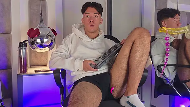 Austin Reedss online show from April 7, 2:17 pm