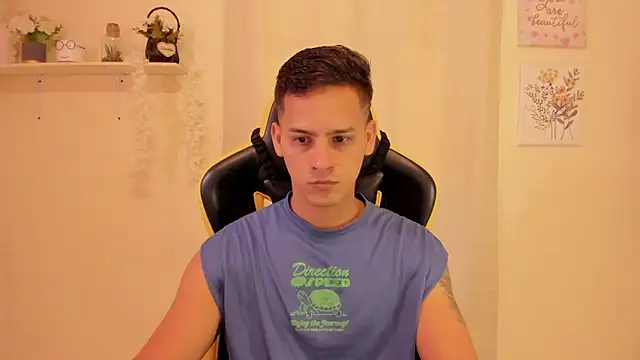 sexy andres01 online show from February 24, 1:45 pm