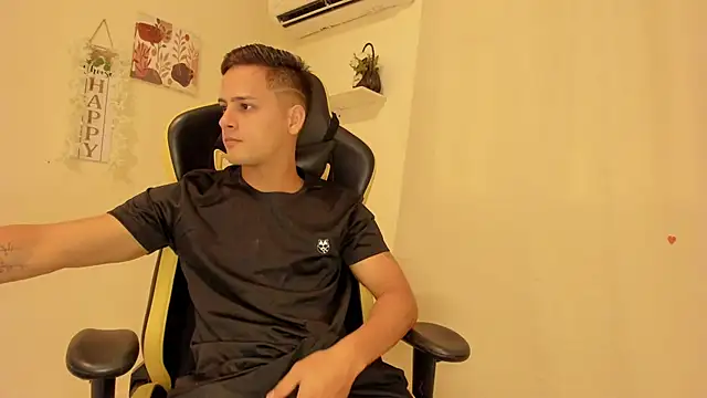 sexy andres01 online show from June 3, 2:33 pm