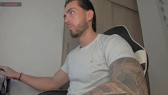 Axel  Blaze online show from April 17, 12:41 pm