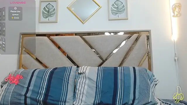 oliver   saint online show from April 14, 11:26 pm