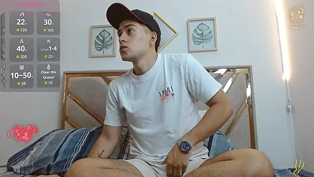 oliver   saint online show from April 15, 11:15 pm