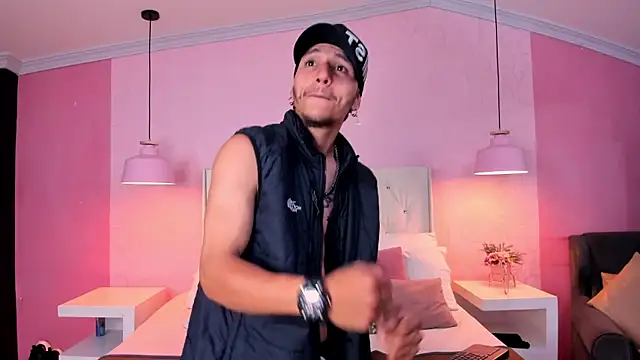 DanteLuxx online show from February 28, 4:00 am