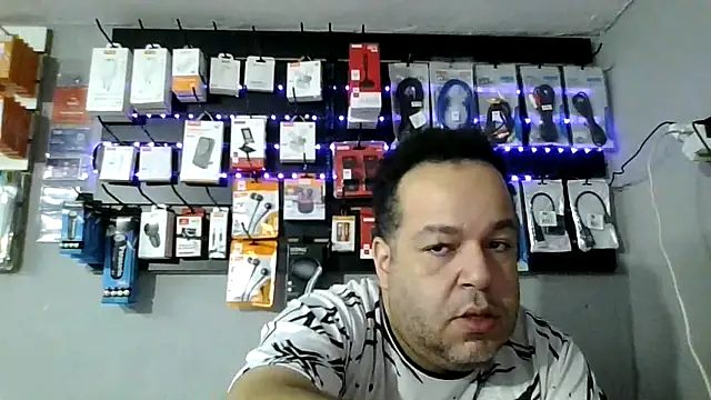 UrsoBissexualPauGrosso online show from May 3, 4:37 am